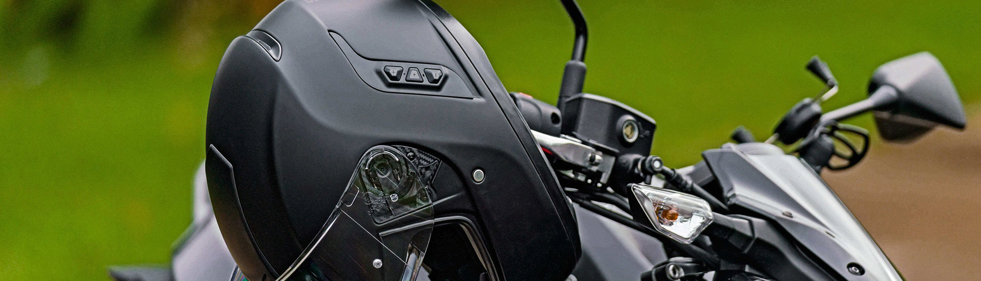 1970s style motorcycle helmet Daytona Retro Full Face Motorcycle Helmet: Vintage Style - Dull Black W/ Dull Black Accents
