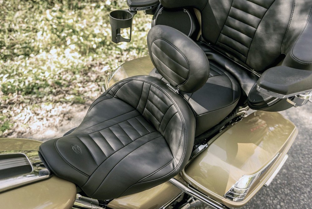 Mustang® 79006 - Super Touring One-Piece Seat - MOTORCYCLEiD.com