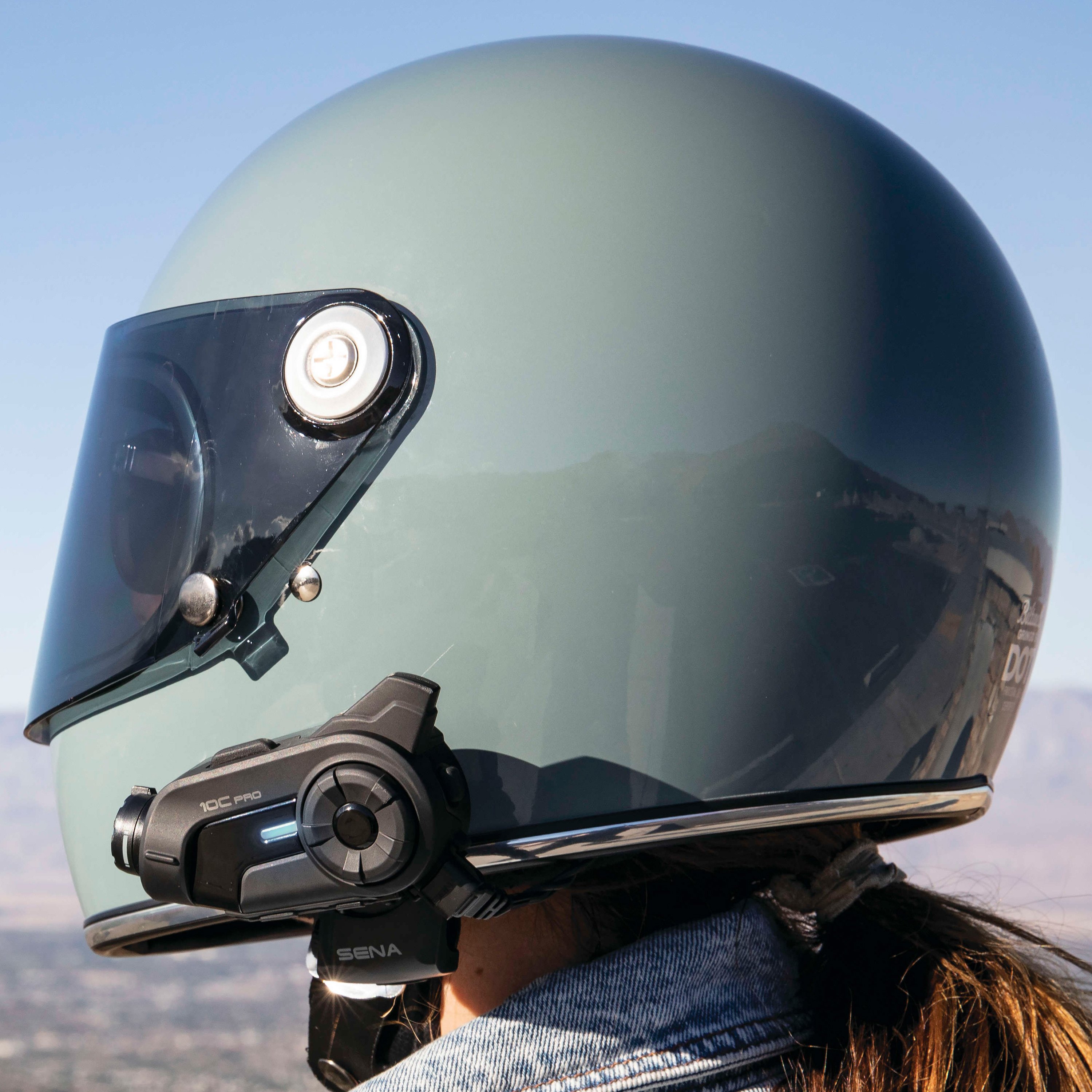 大幅値下げランキング いいものセレクト通販Sena 10C Pro Motorcycle Bluetooth Headset Camera and Communication  System, Black 10C-PRO-01 ＿並行輸入